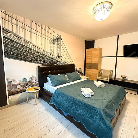 The Bridge - Central Studio With Free Parking Craiova Exteriör bild