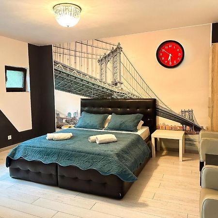 The Bridge - Central Studio With Free Parking Craiova Exteriör bild