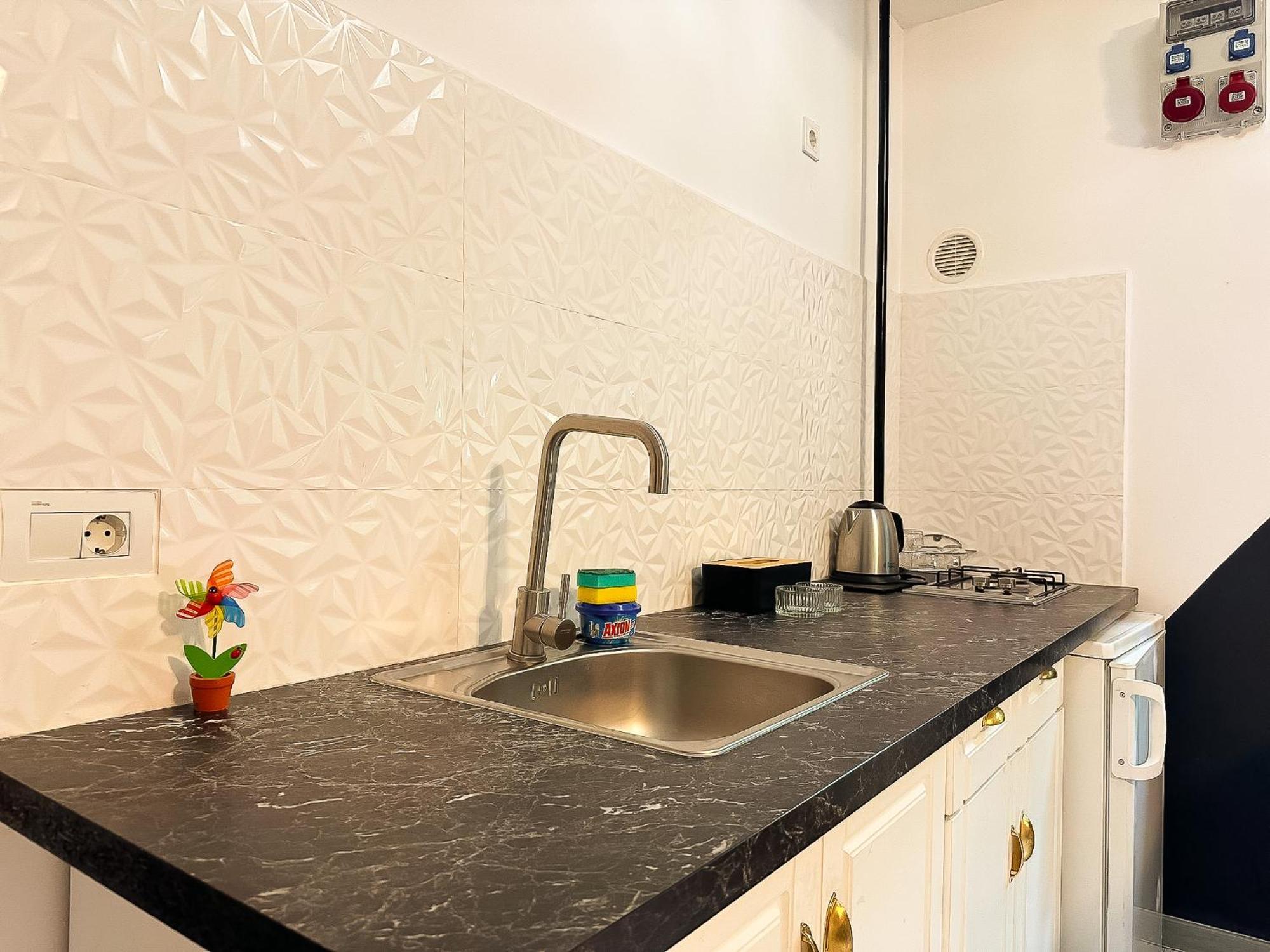 The Bridge - Central Studio With Free Parking Craiova Exteriör bild