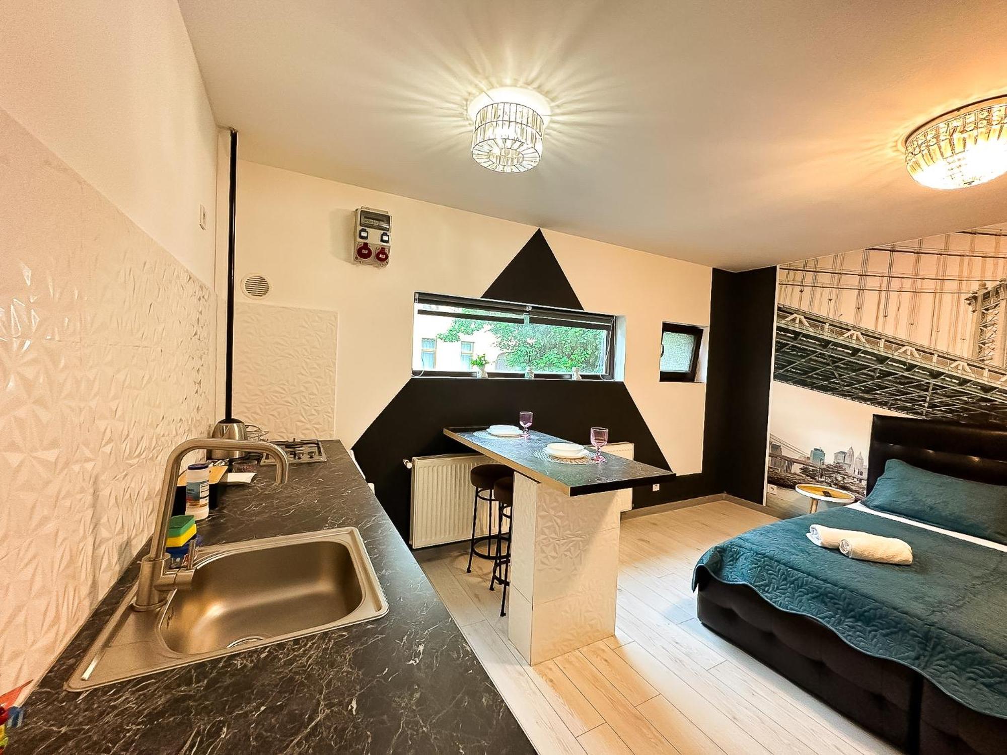 The Bridge - Central Studio With Free Parking Craiova Exteriör bild