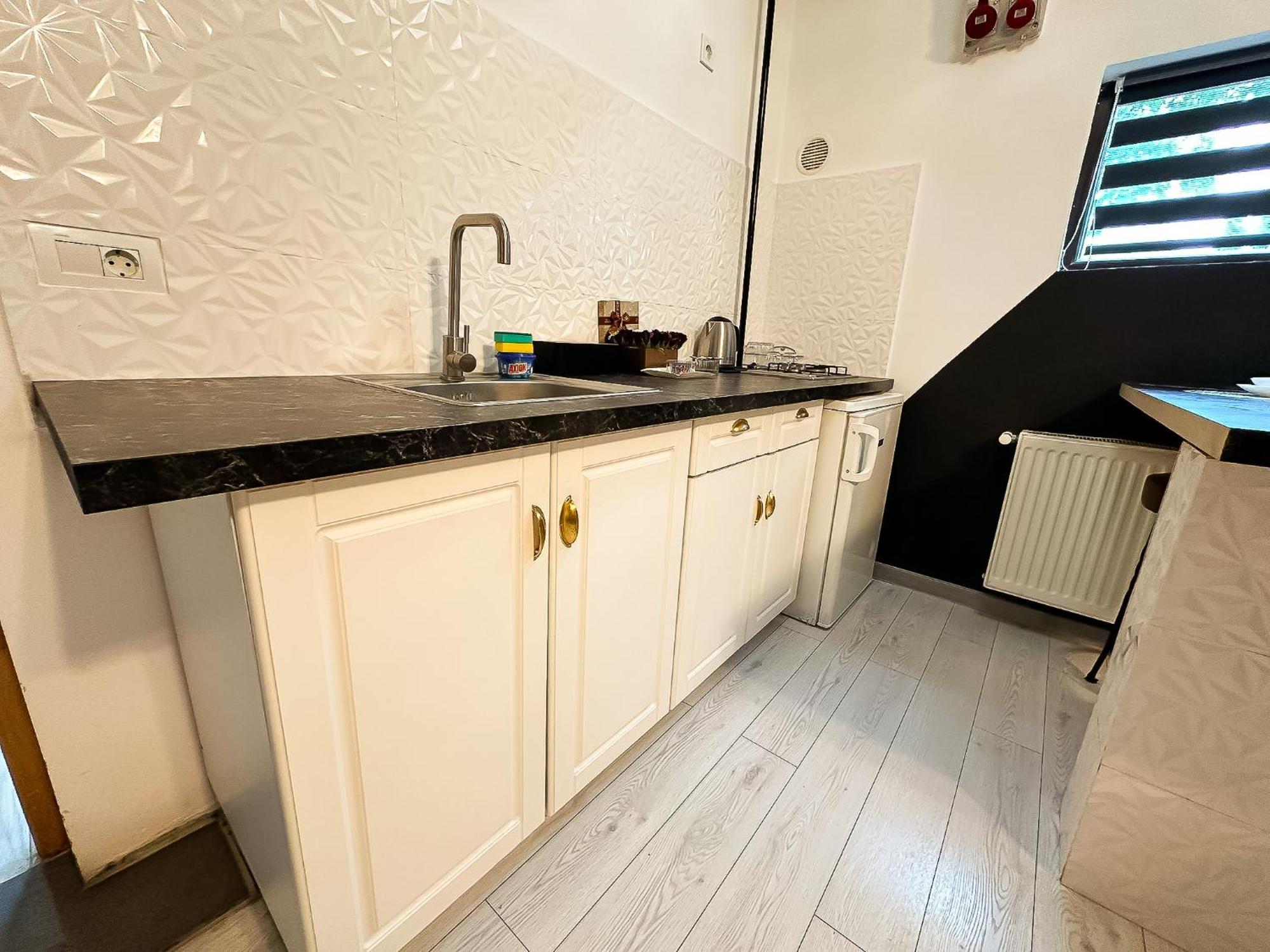 The Bridge - Central Studio With Free Parking Craiova Exteriör bild