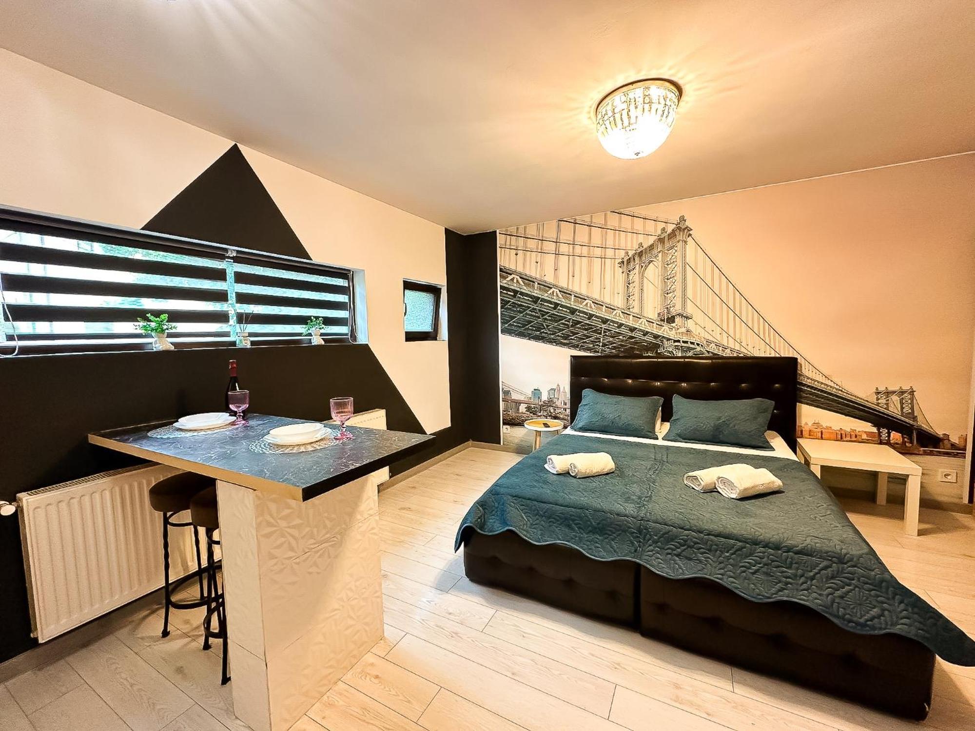 The Bridge - Central Studio With Free Parking Craiova Exteriör bild